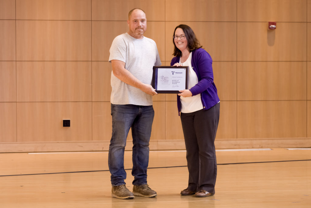 Dave Cameron accepting his award